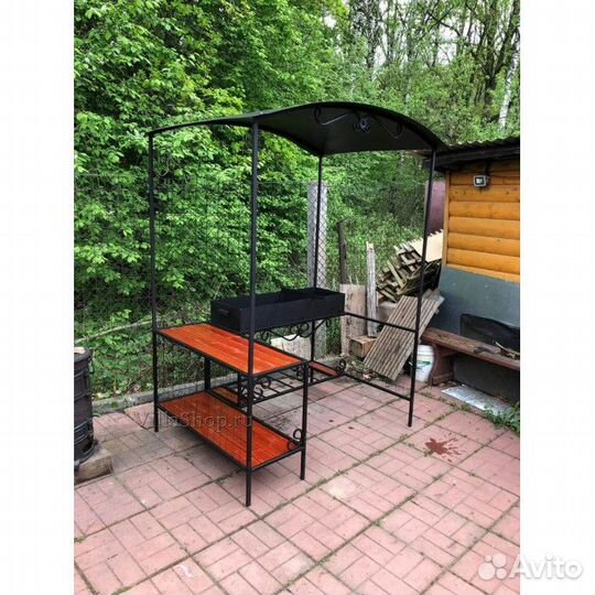 Мангал с крышей