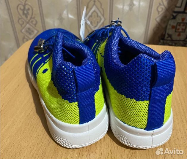 Кроссовки детские легкие