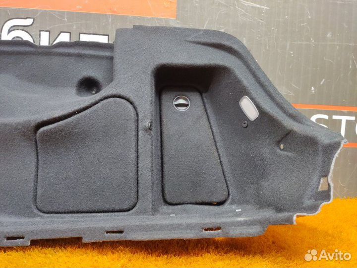 Обшивка багажника правая Mercedes-Benz E-Class