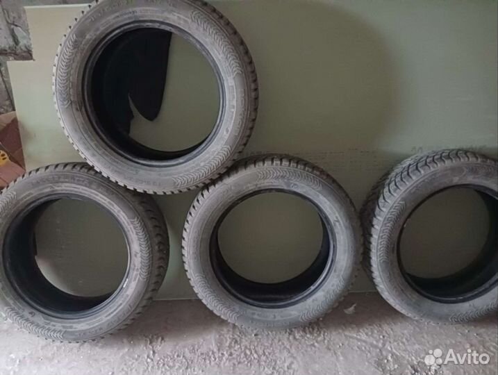 Nokian Tyres Hakkapeliitta 8 215/60 R17