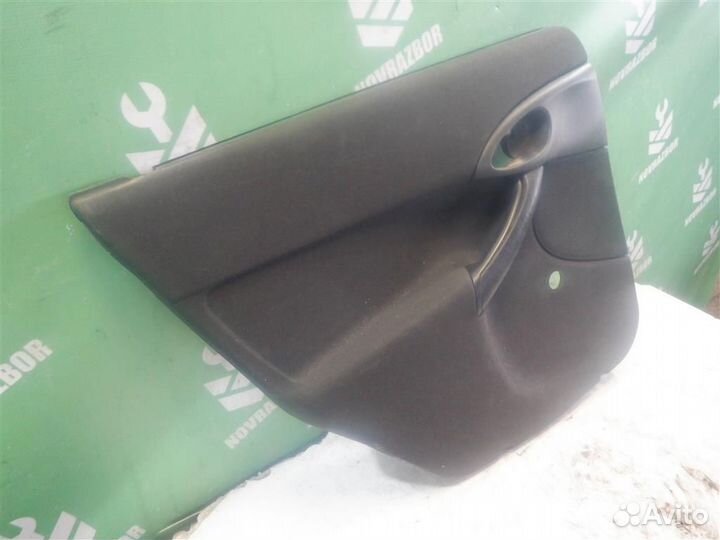 Обшивка двери задней левой Форд Фокус 1