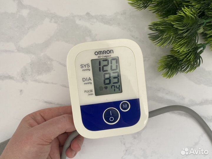 Полуавтоматический тонометр Omron M1 Compact