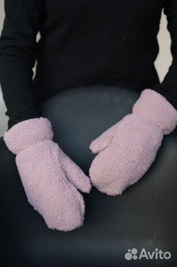 Варежки женские
