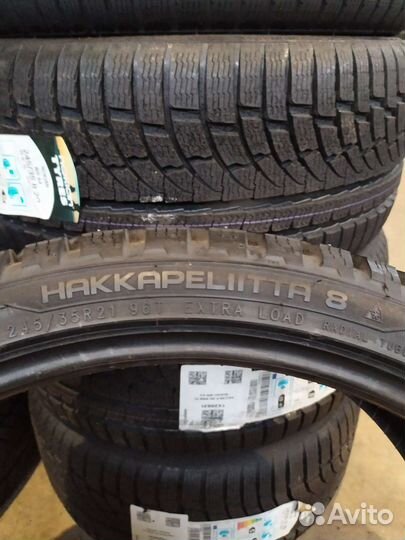 Nokian Tyres Hakkapeliitta 8 245/35 R21 96T
