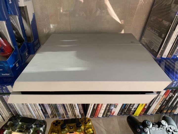 Sony PS4 White