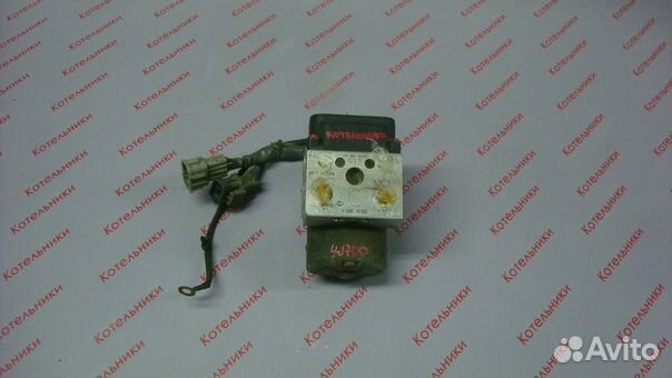 Nissan 47600-4J700 Блок ABS