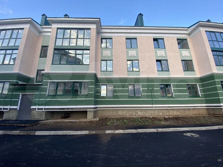 2-к. квартира, 52 м², 1/3 эт.