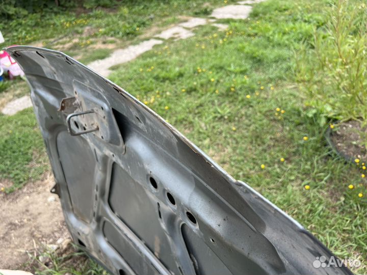 Капот на приору кварц