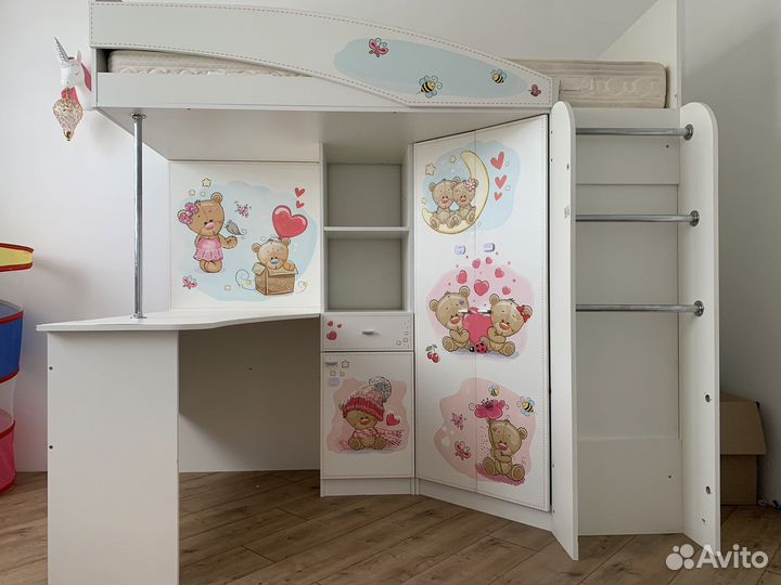 Кровать чердак со столом бу