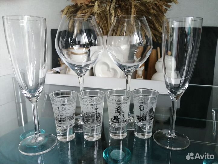 Набор бокалов и рюмок