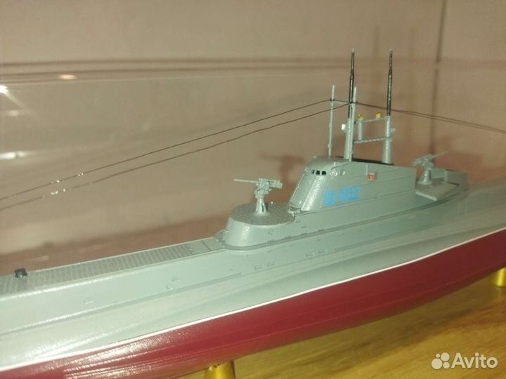 Модель подводной лодки Щ-402