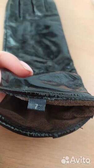 Лакированные перчатки