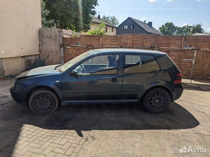 Петля двери передней левой для Volkswagen Golf 4