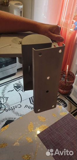 Подставка-кронштейн на стену