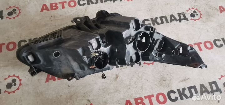 Фара головного света переднее левое Citroen C4 Б/у