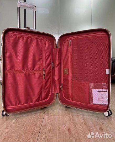 Чемодан Delsey