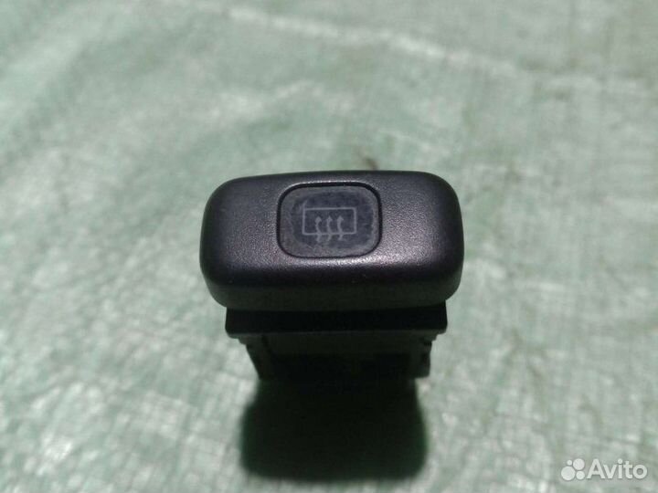 Кнопка подогрева стекла задняя Mitsubishi Galant