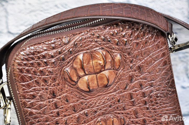 Мужская сумка из рельефной части кожи крокодила