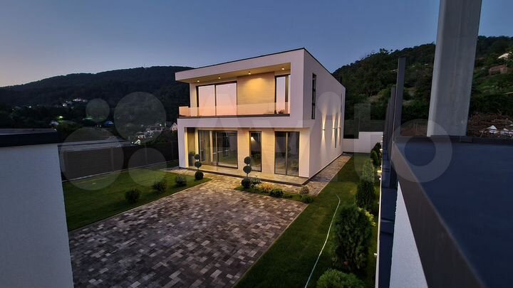 Дом 250 м² на участке 6 сот.