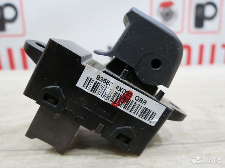 Кнопка стеклоподъемника задняя левая Kia Rio 3