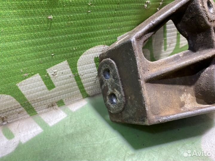 Кронштейн двигателя Daewoo Nexia