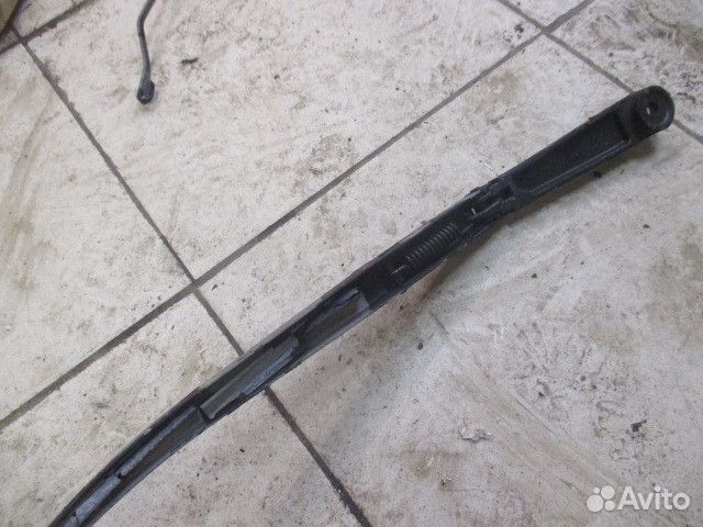 Поводок стеклоочистителя передний правый Hyundai i