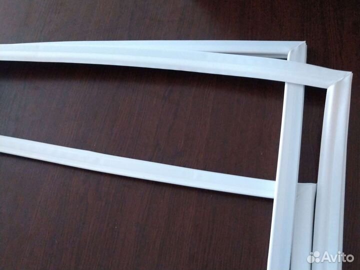 Уплотнитель резинка на холодильник запчасти