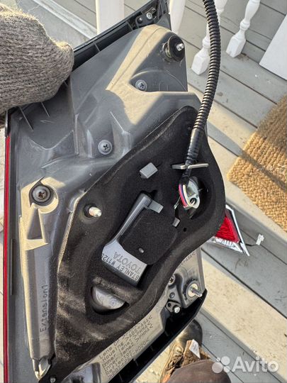 Фары задние крышку багажника Toyota Crown s210