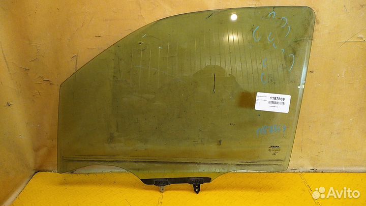 Стекло двери передней левой Navara (D40)