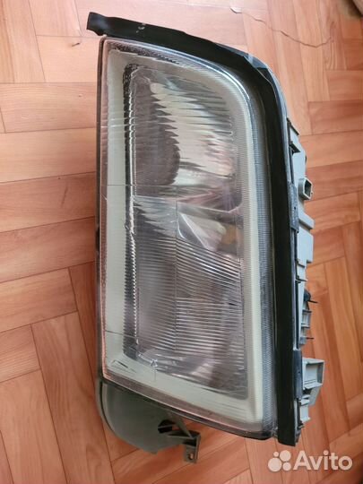 Фара передняя левая Mercedes w202