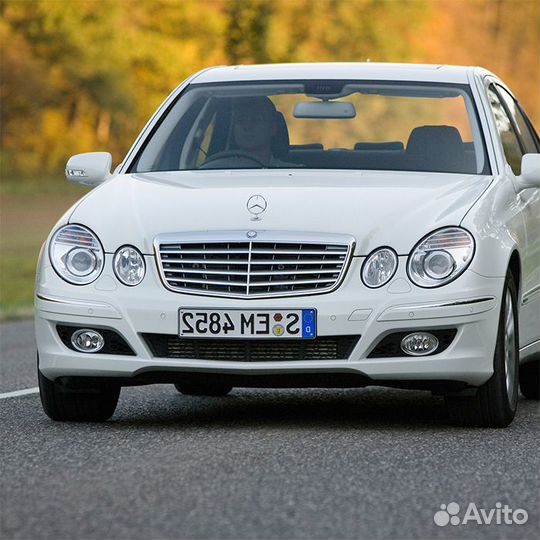 Бампер передний в цвет Mercedes E-Class W211