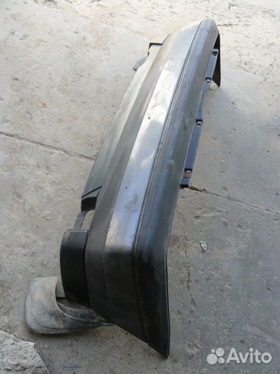 Бампер задний для Volkswagen Golf 3