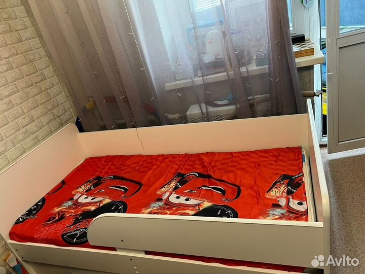 Детский кровать с выдвижными ящиками