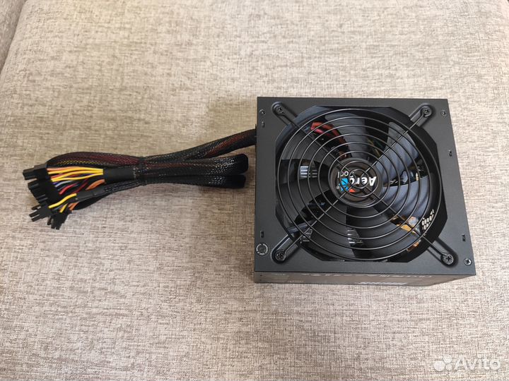 Блок питания Aerocool higgs-750W (750 Вт)