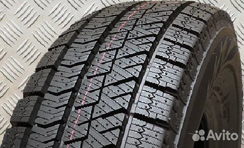 Bridgestone Blizzak Ice 215/45 R17 87