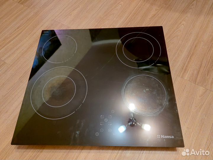 Варочная панель электрическая Hansa с трещиной