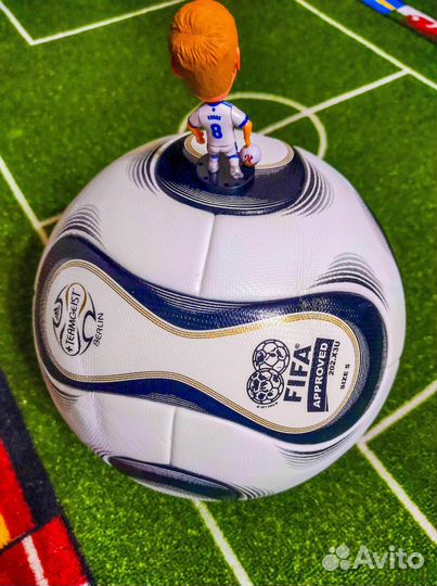 Футбольный мяч Adidas Teamgeist World Cup