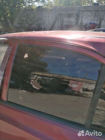 Стекло заднее левое Hyundai Accent