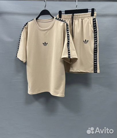 Костюм с шортами и футболкой Adidas