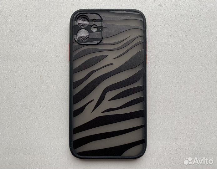 Чехлы на телефон iPhone 11