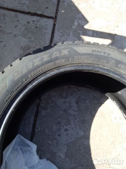 Bridgestone Blizzak DM-V2 225/55 R19