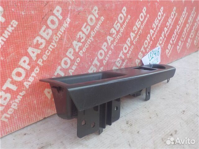 Кнопка электро стеклоподъемника передняя левая