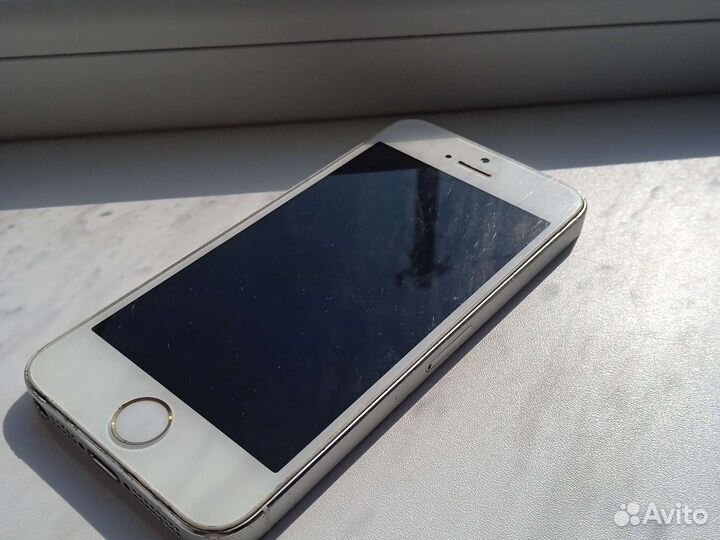 Телефон iPhone 5s 64gb