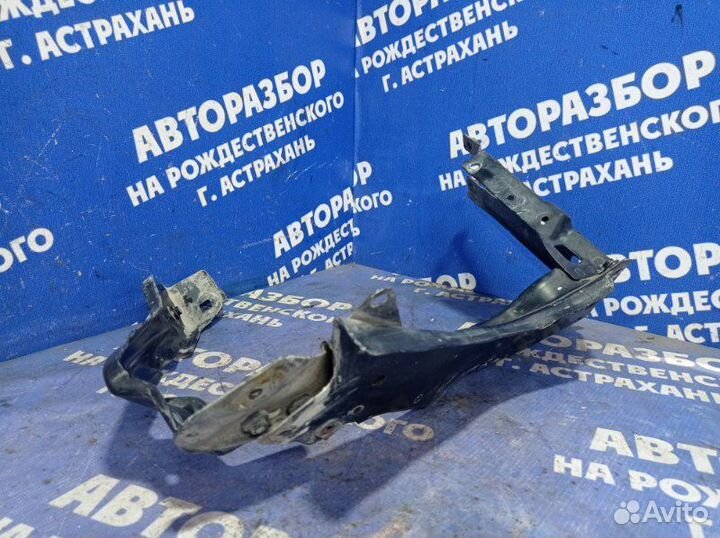 Рамка фары Mercedes-Benz W211 седан 2007