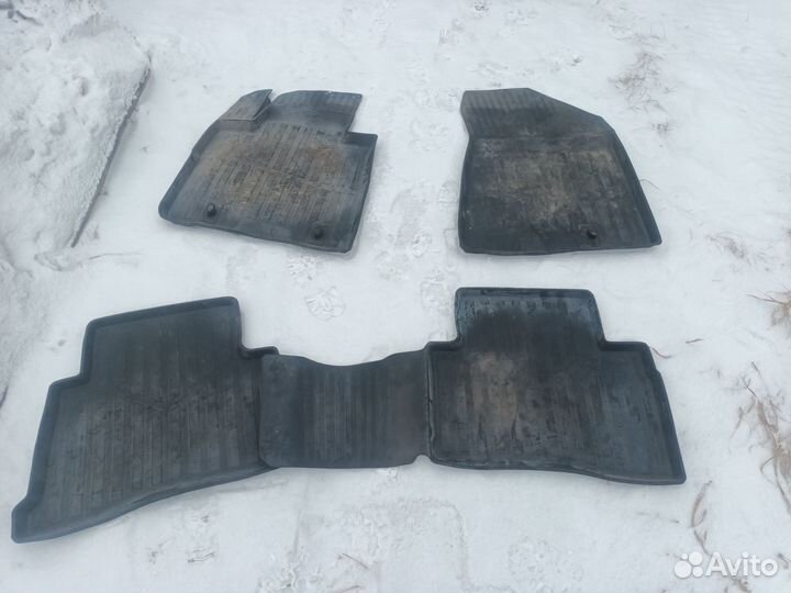 Автомобильные коврики резиновые