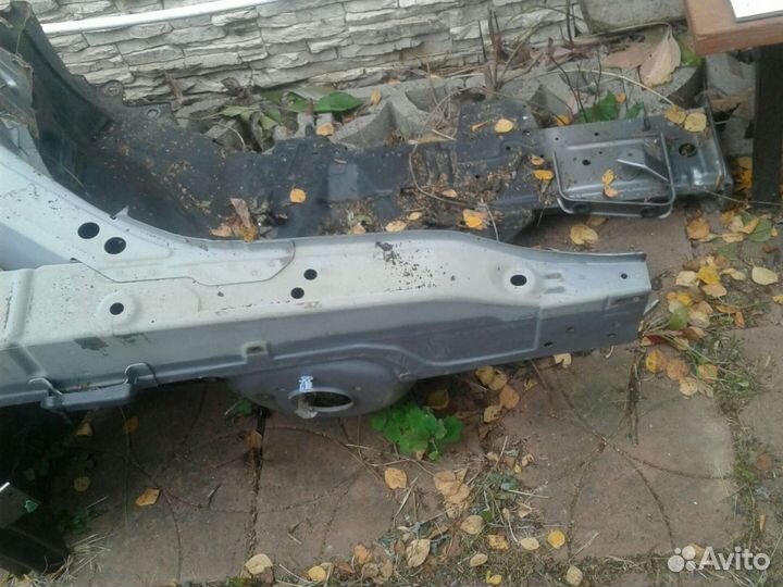Для Infinity FX 35 часть лонжерона передняя левая