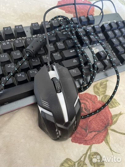 Игровая клавиатура и мышь