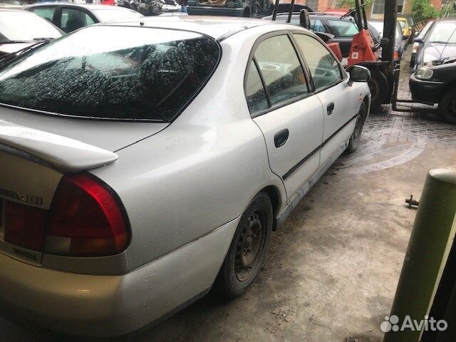 Разбор на запчасти Mitsubishi Carisma