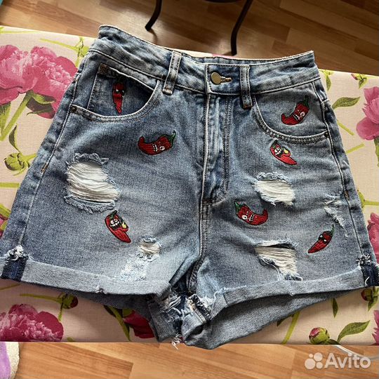 Шорты женские