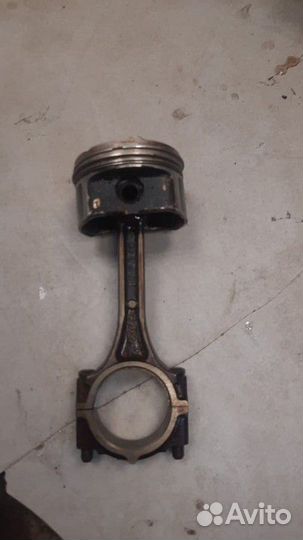Поршень двс с шатуном Hyundai Elantra